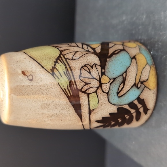 Colorful Ceramic Bird Salt/ Pepper Shakers. - Picture 4 of 8